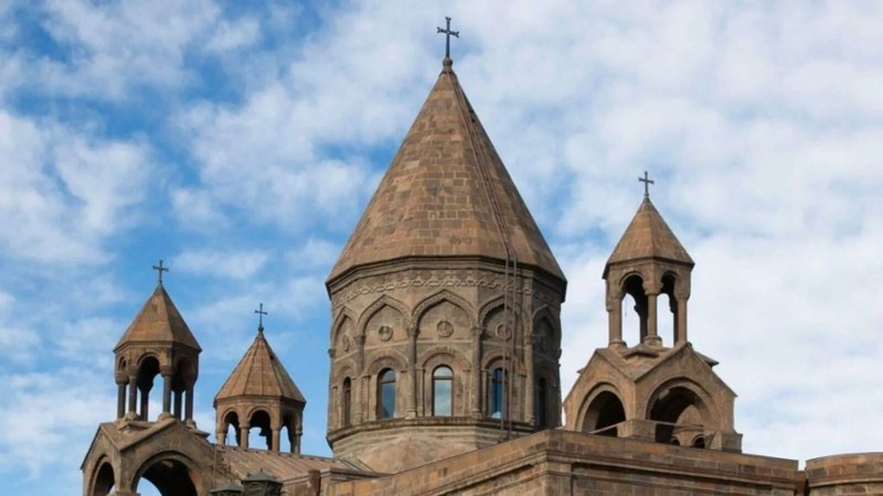 «Քաղաքացիական պայմանագրի» պատգամավորը ձեռքը մեկնում է եկեղեցու գրպանը