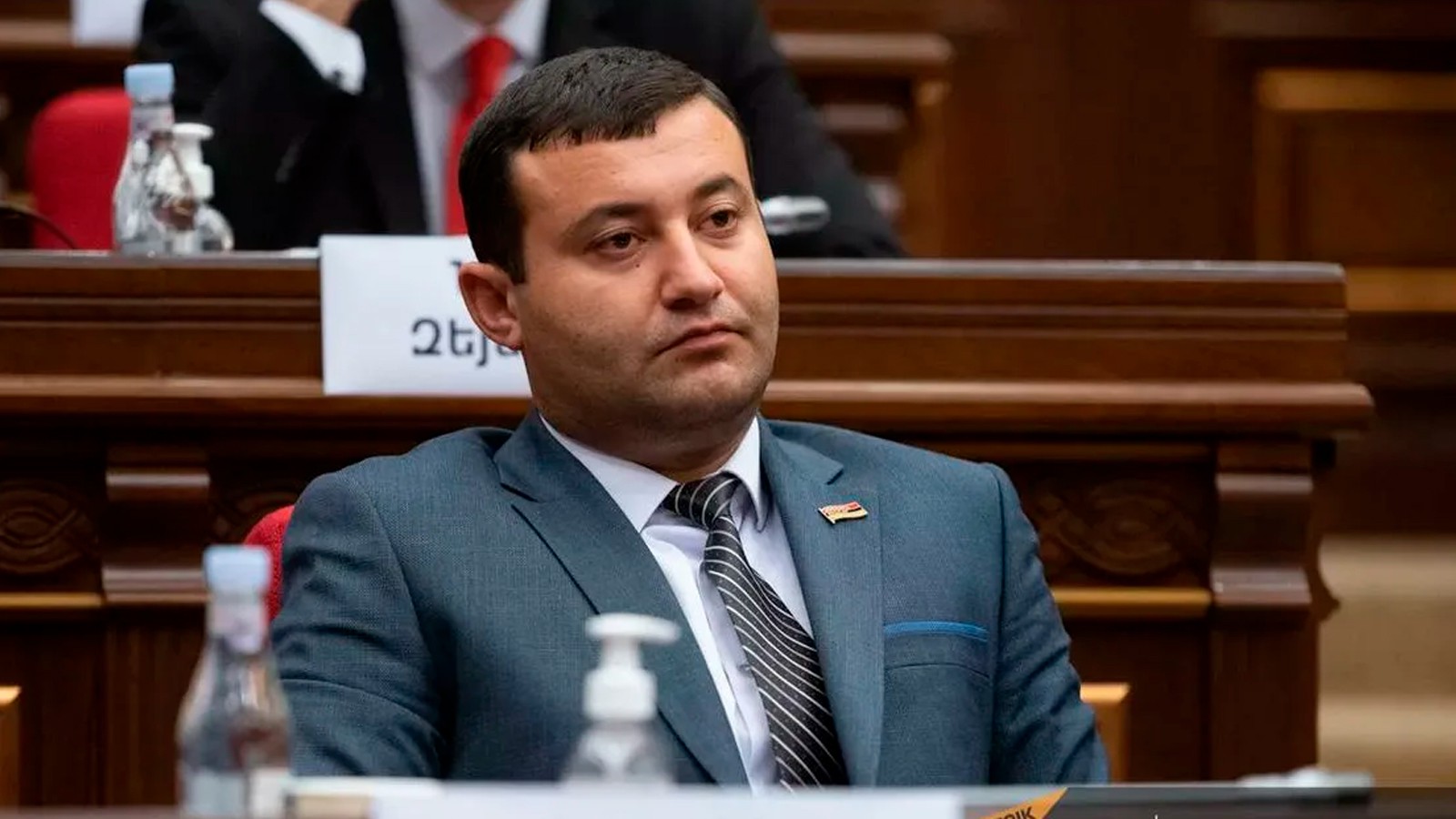 Թիկունքի աշխատանքների հերոսն ու ինքնավնասման վարպետը. խայտառակ պատմություն խուսափող Նարեկ Գրիգորյանի մասին