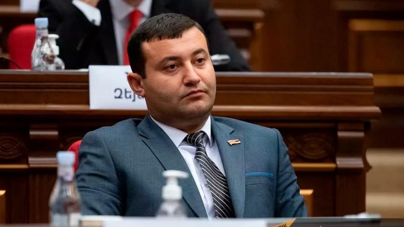 Թիկունքի աշխատանքների հերոսն ու ինքնավնասման վարպետը. խայտառակ պատմություն խուսափող Նարեկ Գրիգորյանի մասին